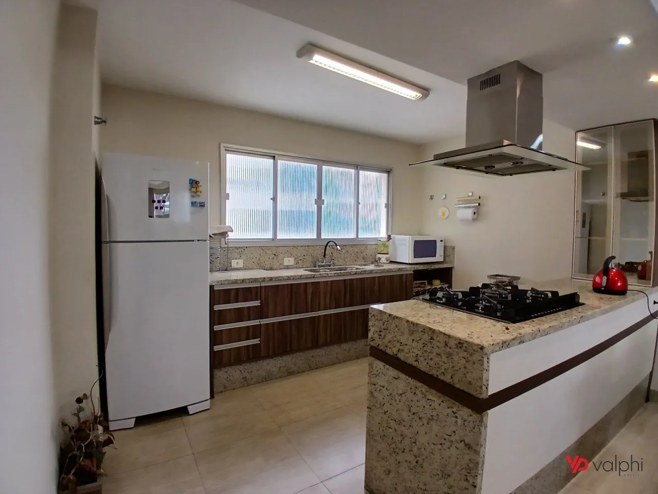 4-bedroom apartment with a walk-in closet in Curitiba — photo 83