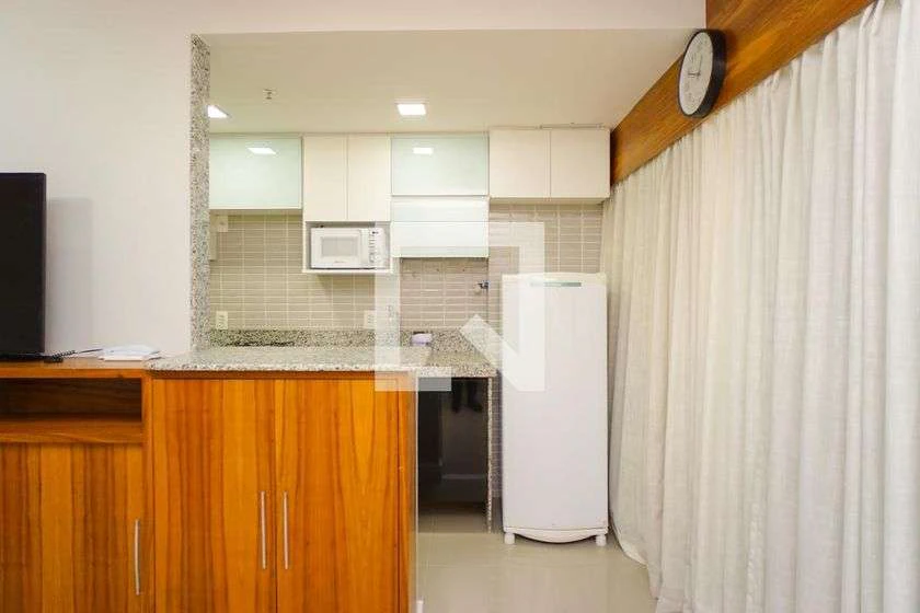 Apartamento mobiliado de 2 quartos com cozinha integrada — photo 2