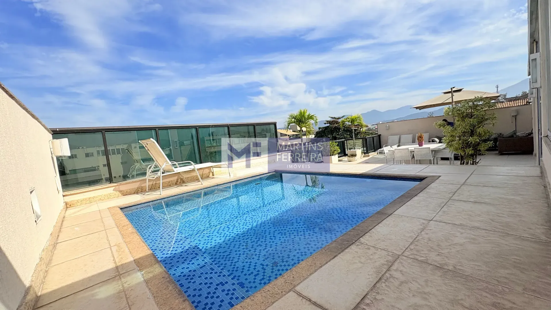 Penthouse with 4 bedrooms, 5 bathrooms and 3 parking