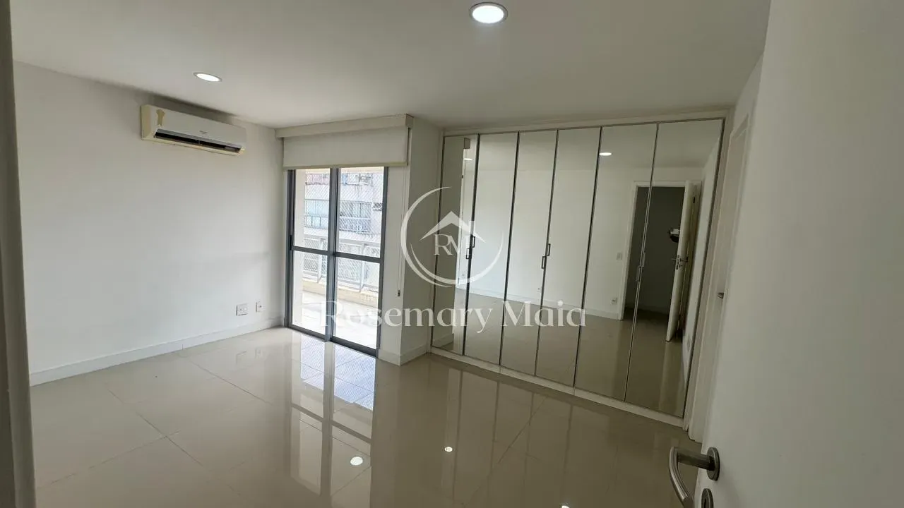 3-bedroom apartment in a building with a sauna — photo 12