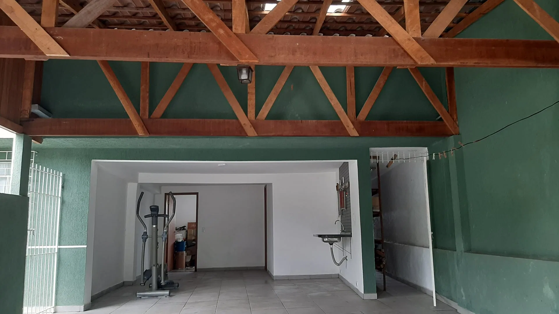3-bedroom house with a private BBQ — photo 16