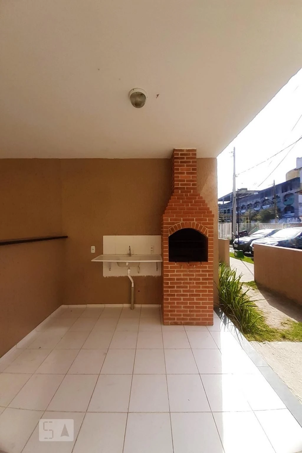 Unfurnished rental apartment with 2 bedrooms and 1 bath — photo 25