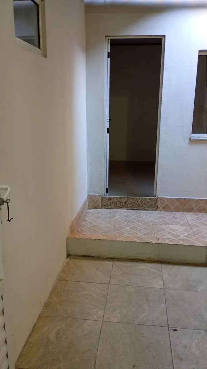 House with 2 bedrooms and 1 bathroom, fitted kitchen — photo 6