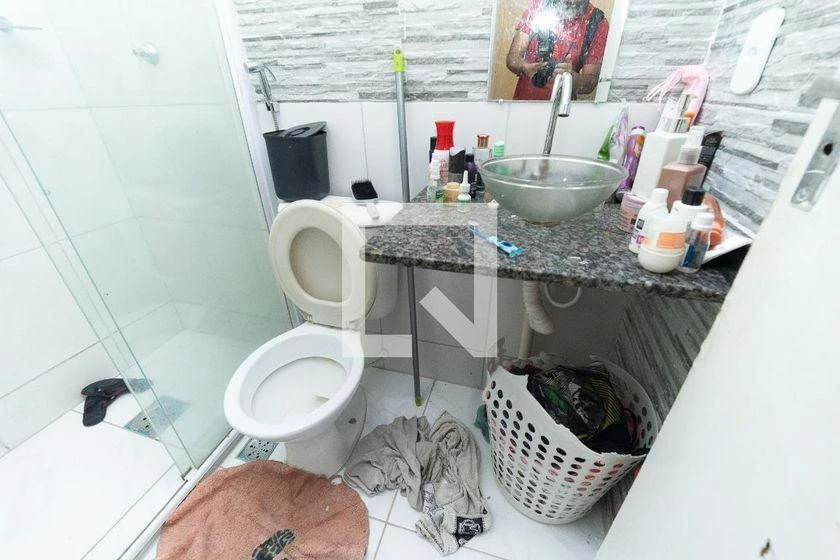 2-bedroom apartment in a building with a pool — photo 22