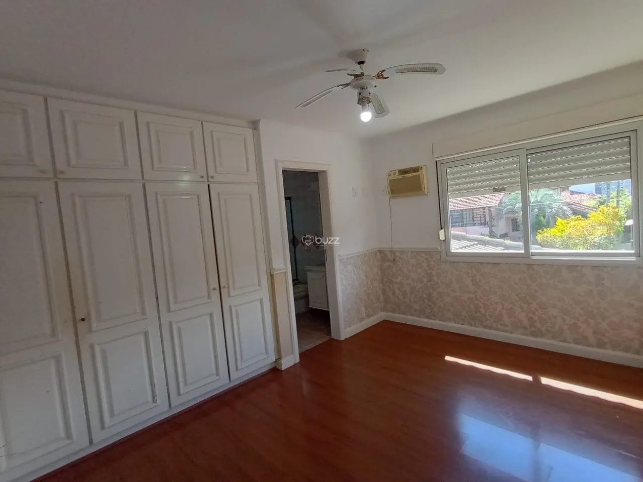House with 4 en-suite rooms and 6 bathrooms, 301 m² — photo 38