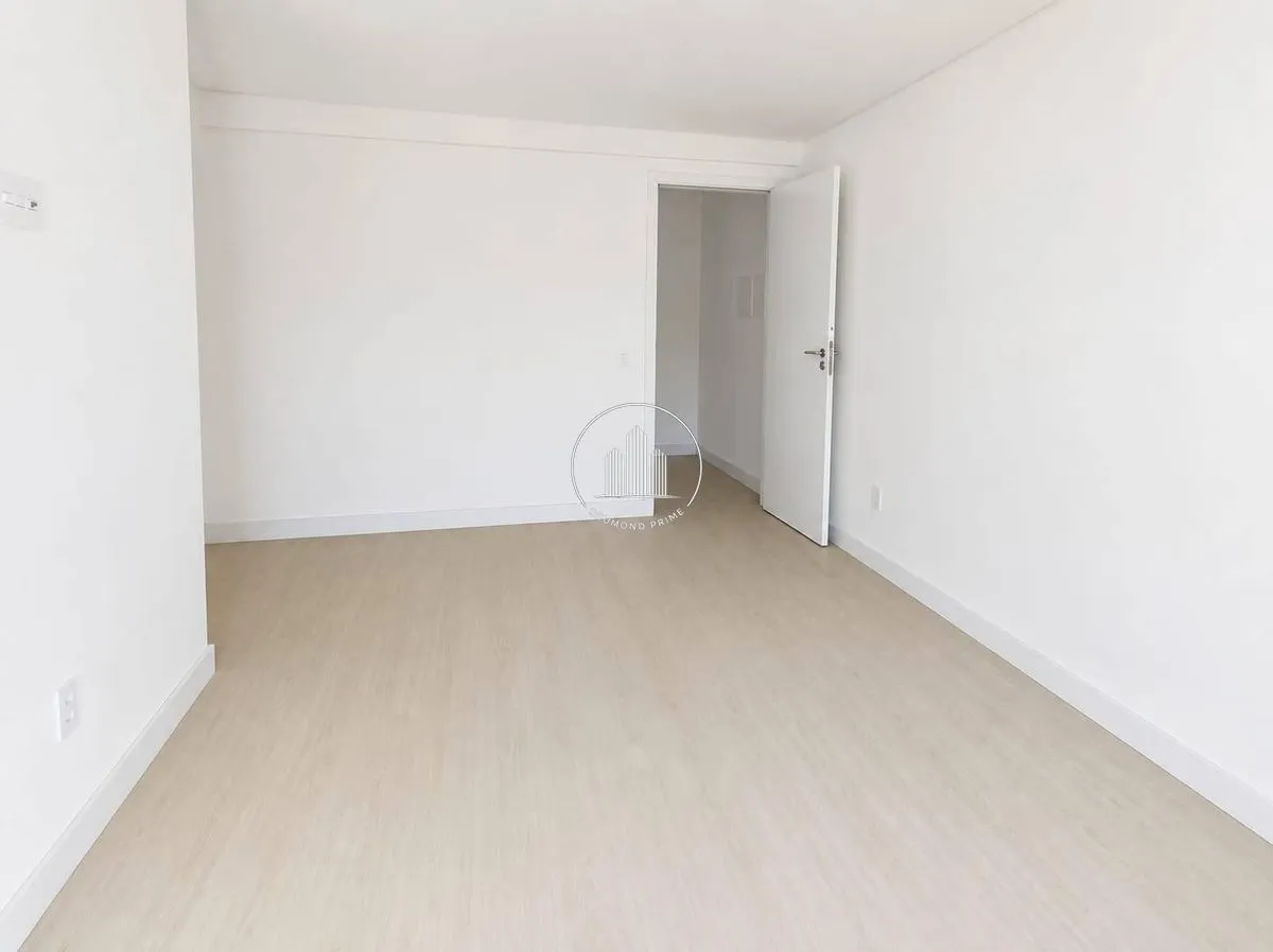 Apartamento amueblado de 120 m² con 1 suite y 2 plazas — photo 3