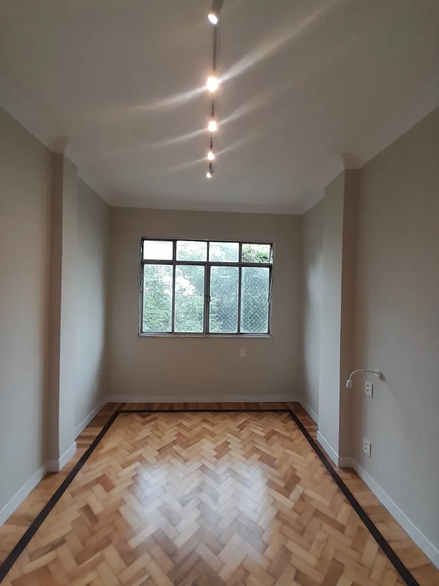 2-bedroom apartment with a park view — photo 10
