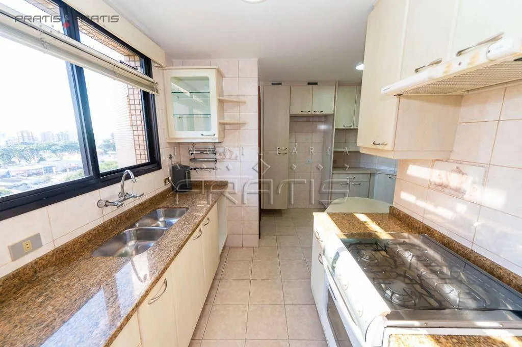 350 m² 3-bedroom apartment with a private BBQ balcony — photo 29
