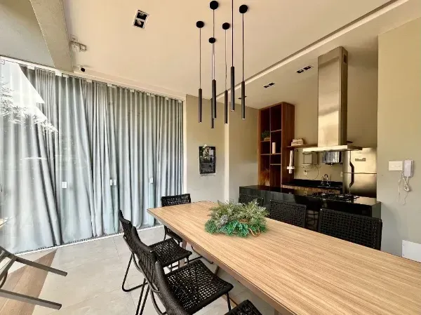 Furnished 4-bedroom apartment with open-plan kitchen — photo 13