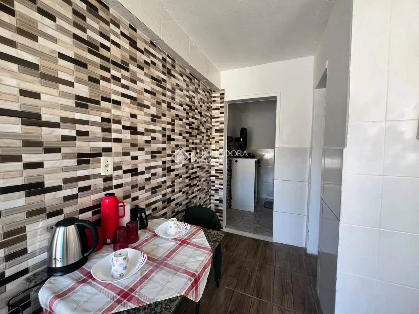 24 m² furnished studio with a compact gas kitchen — photo 11