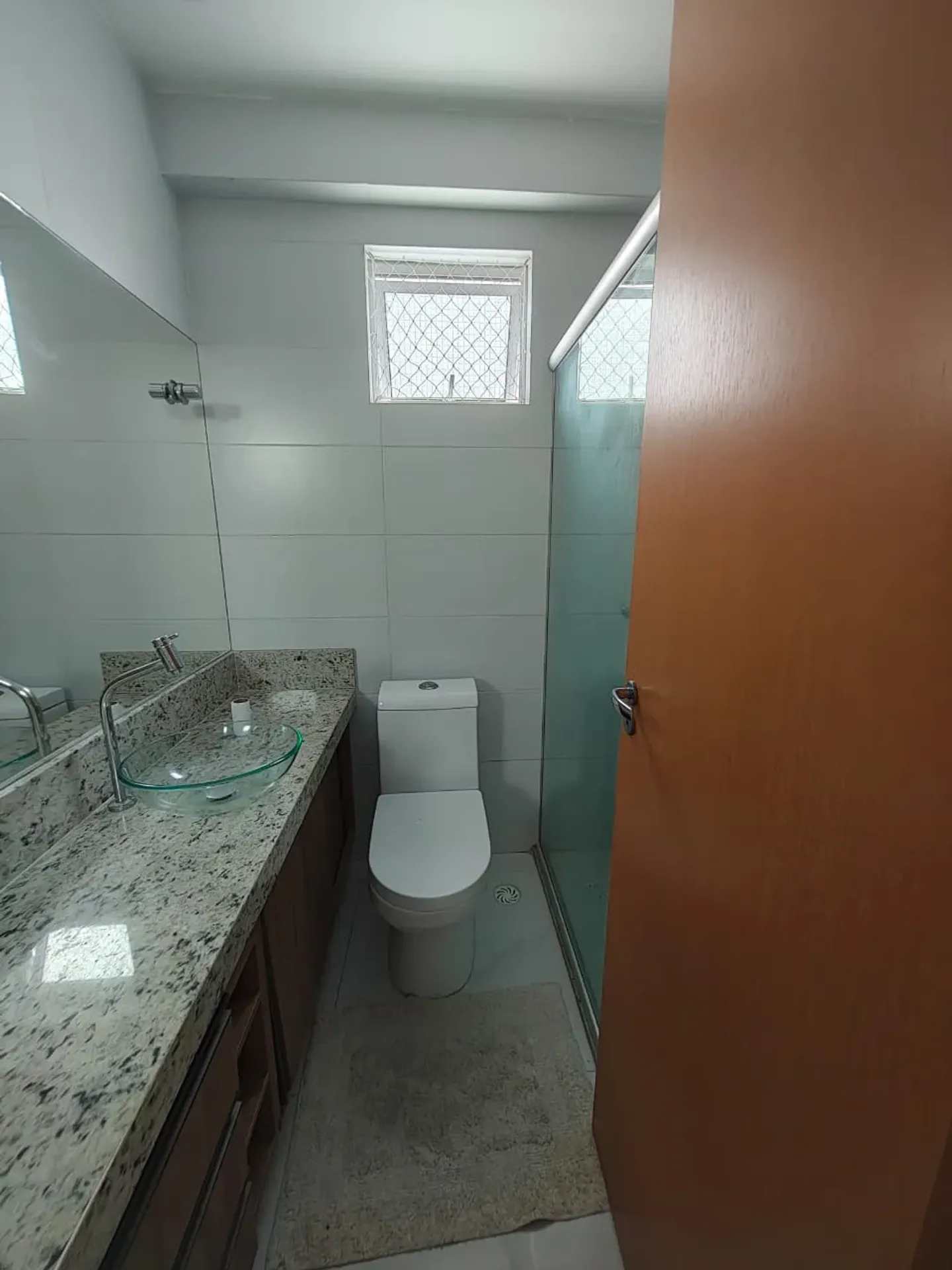 Apartment with 2 bedrooms and a gas stove kitchen — photo 10