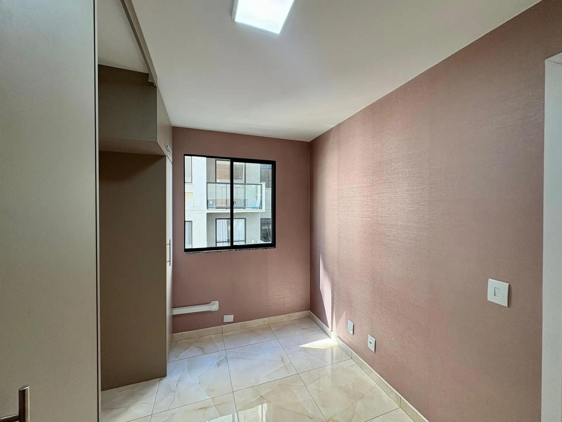 2-bedroom apartment in a building with a gym — photo 24