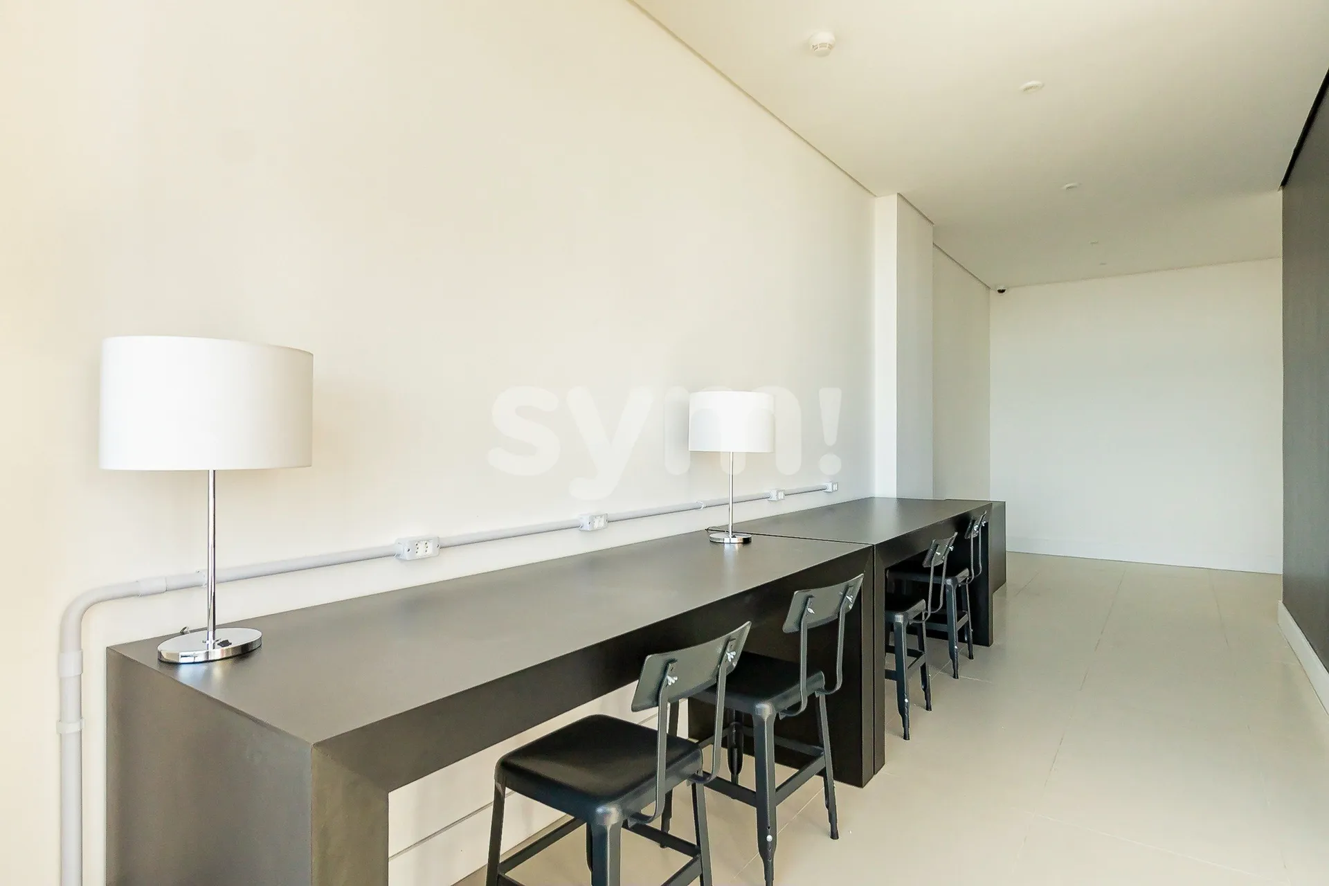 Furnished 2-bedroom apartment with a balcony grill — photo 78