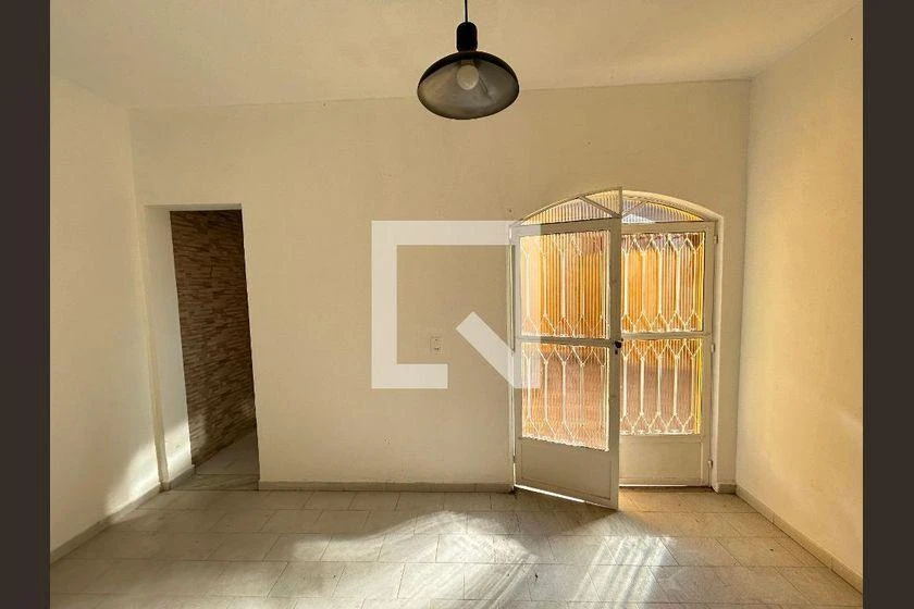 Balcony with a grill in a one-bedroom house, 62 m² — photo 19