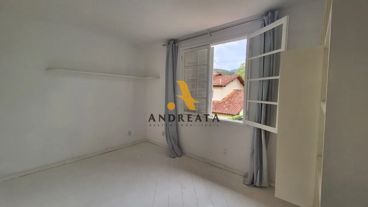 Unfurnished house with 5 bedrooms and 647 m² balcony — photo 38