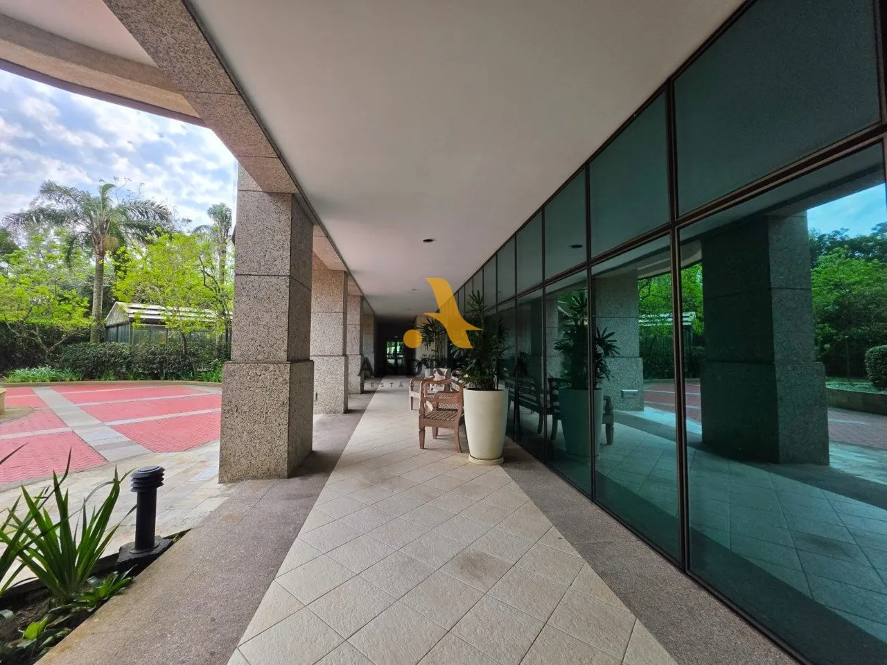 Apartment on the 5th floor with a glass-enclosed balcony — photo 33