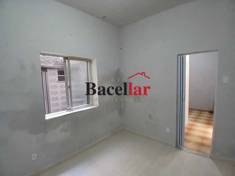 Rental apartment with no parking, 2 bedrooms and 1 bath — photo 3