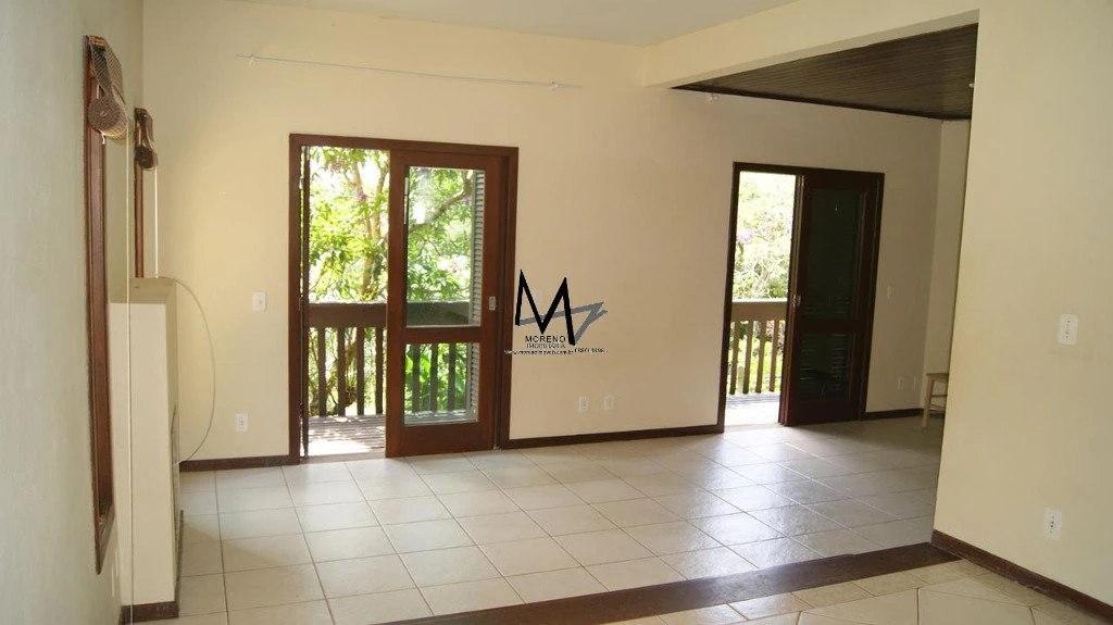 House with 2 bedrooms and 400 m² with a suite and garden — photo 3