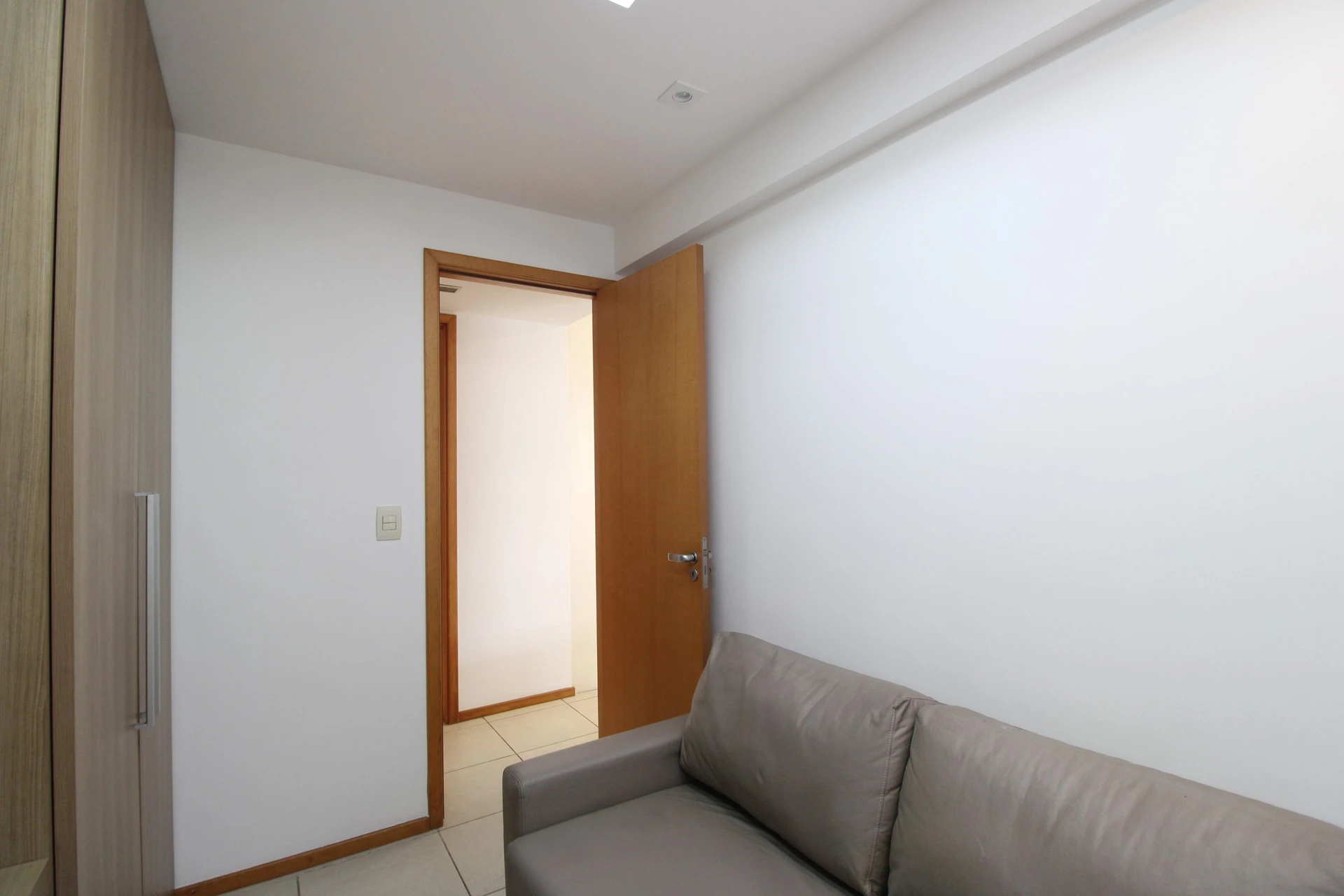 Apartment with 3 bedrooms and 2 bathrooms plus balcony — photo 36