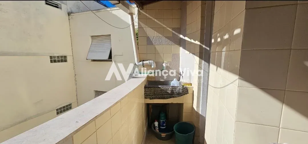 Apartamento mobiliado com 5 quartos e cozinha com fogão a gás — photo 39
