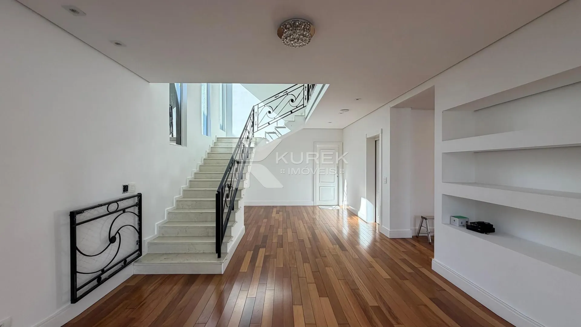 Garden in a 4-bedroom house, 380 m² — photo 10