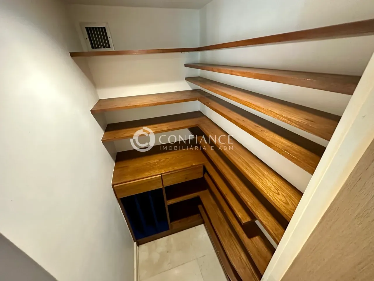 Apartamento de 230 m² com 2 quartos e armários embutidos — photo 3