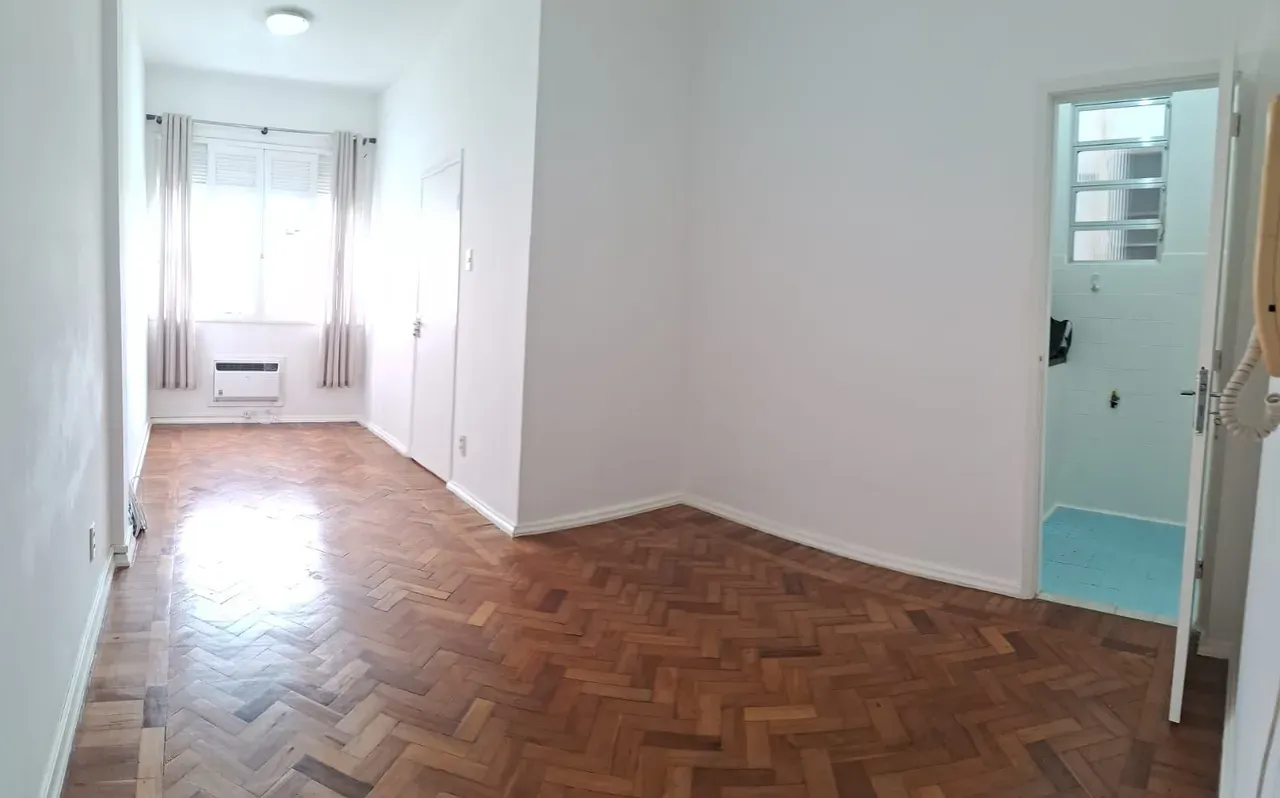 Apartment on the 3rd floor with wood or laminate floors — photo 6