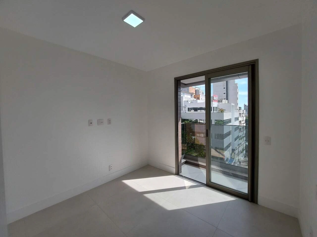 Floor-to-ceiling windows in a 2-bedroom apartment, 64 m² — photo 21