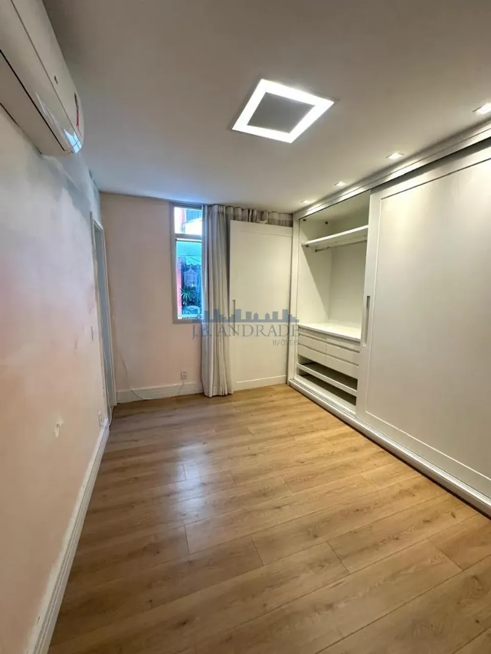 Квартира з 2 спальнями, 5 санвузлами та заскленим балконом — photo 4