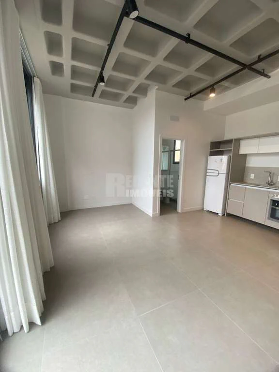 40 m² studio with fitted storage and 1 parking spot — photo 5