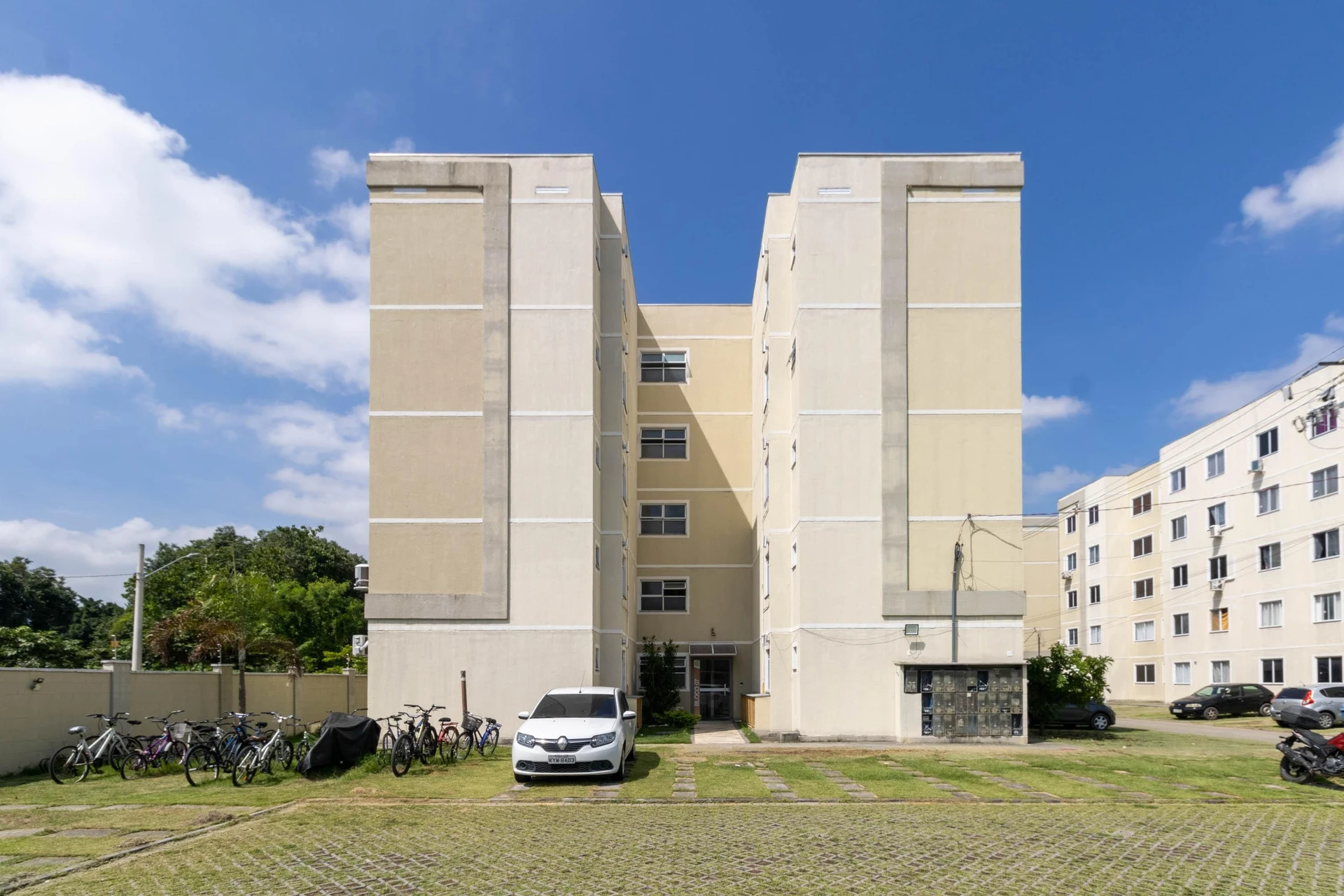 Furnished 2-bedroom apartment with 1 parking space — photo 33