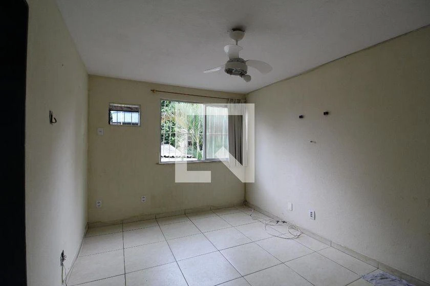 3-bedroom apartment in a building with a pool — photo 8