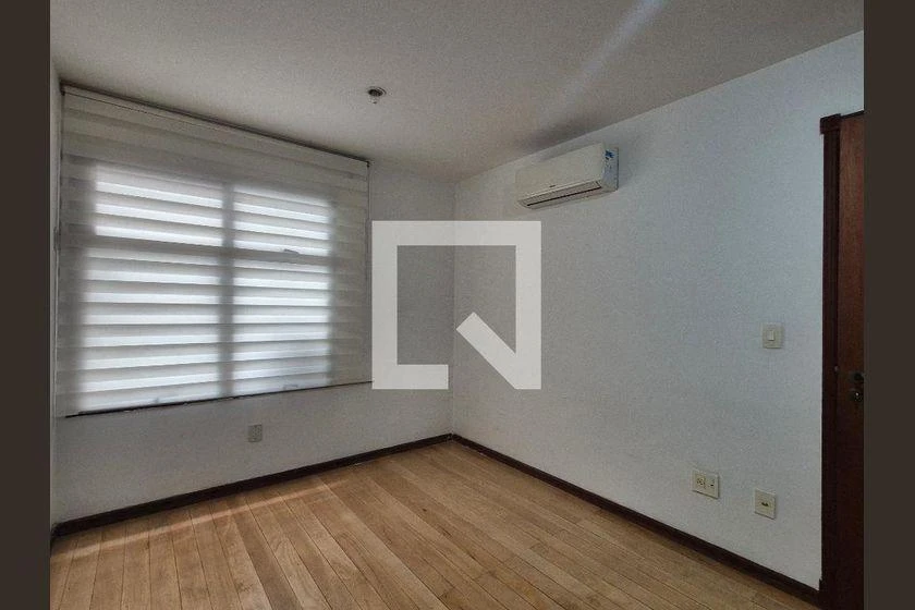 Rental apartment with 3 bedrooms and 208 m² — photo 3