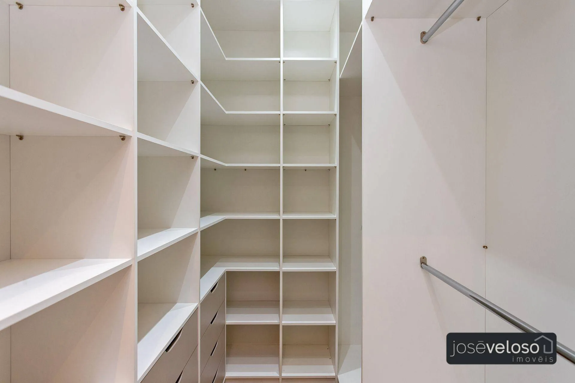 137 m² apartment with 3 bedrooms and air conditioning — photo 32