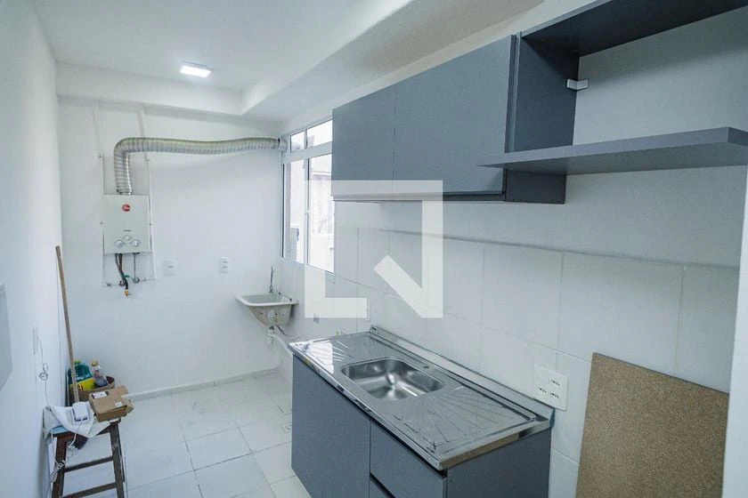 2-bedroom apartment with fitted kitchen cabinets — photo 2