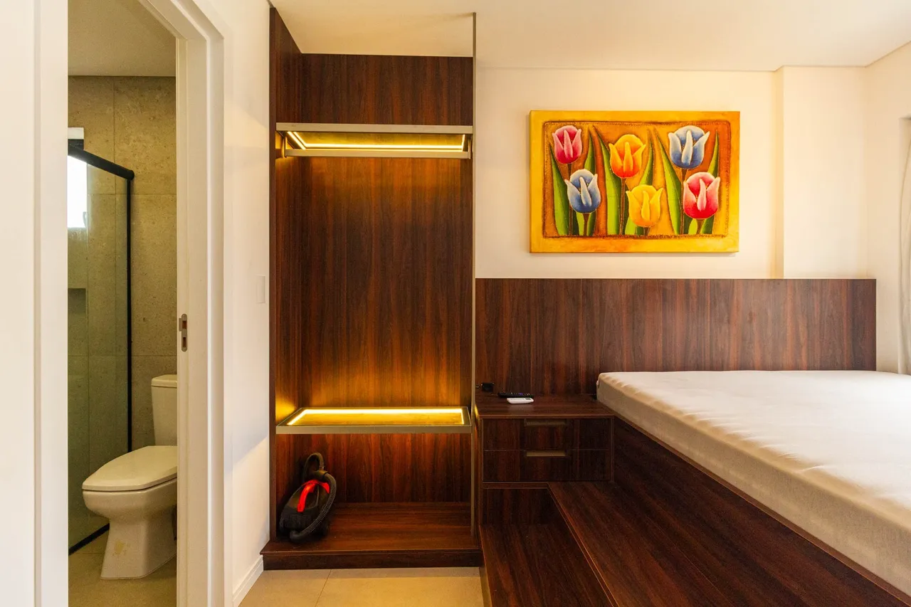 Furnished 1-bedroom apartment with a compact kitchen — photo 10