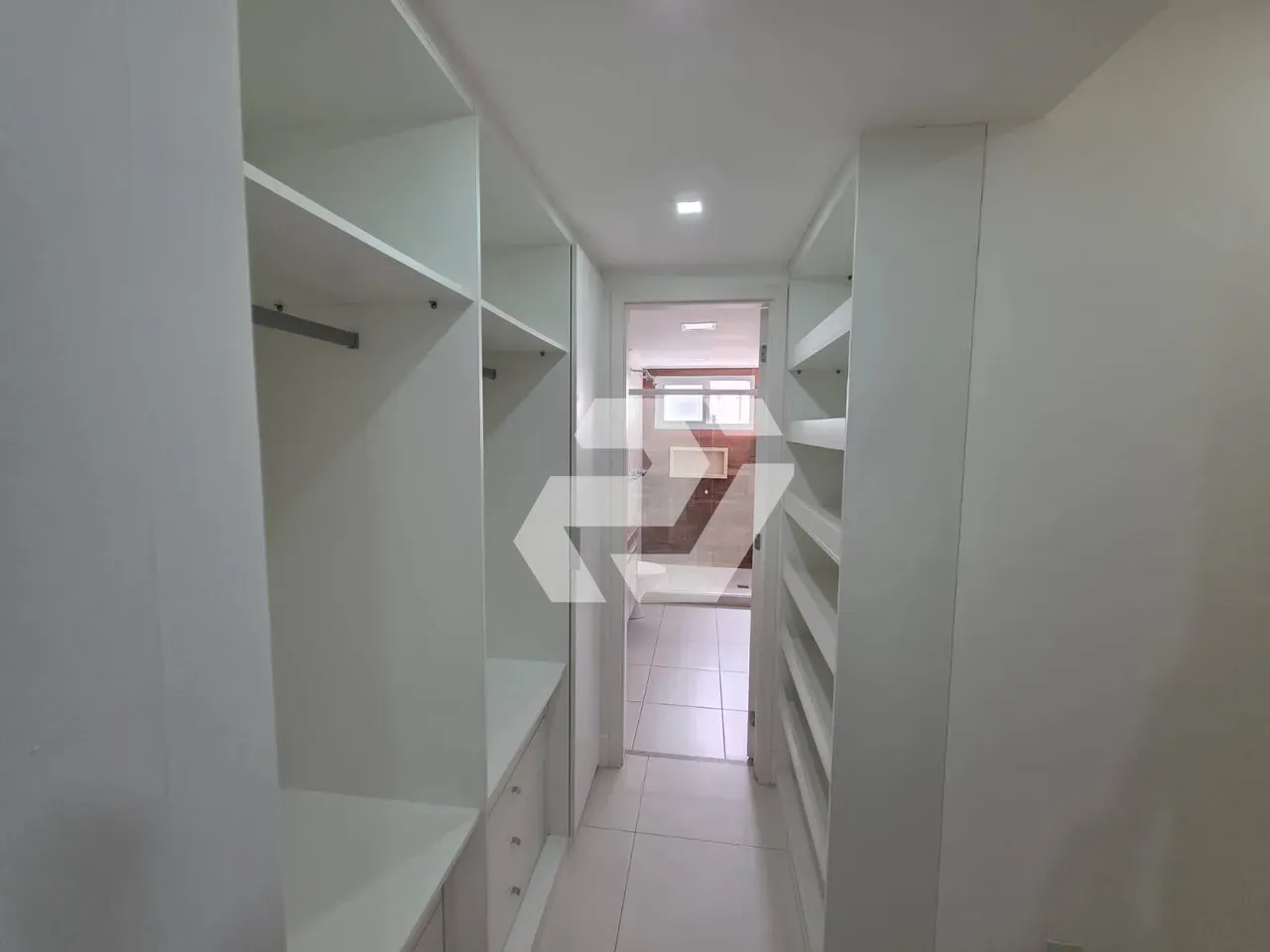 3-bedroom apartment with a private pool — photo 17