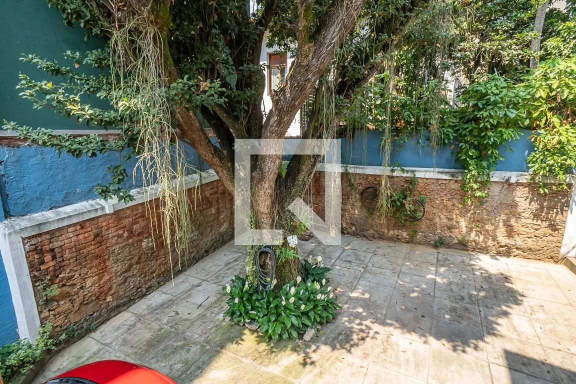 Furnished house, 300 m², with floor-to-ceiling windows — photo 106