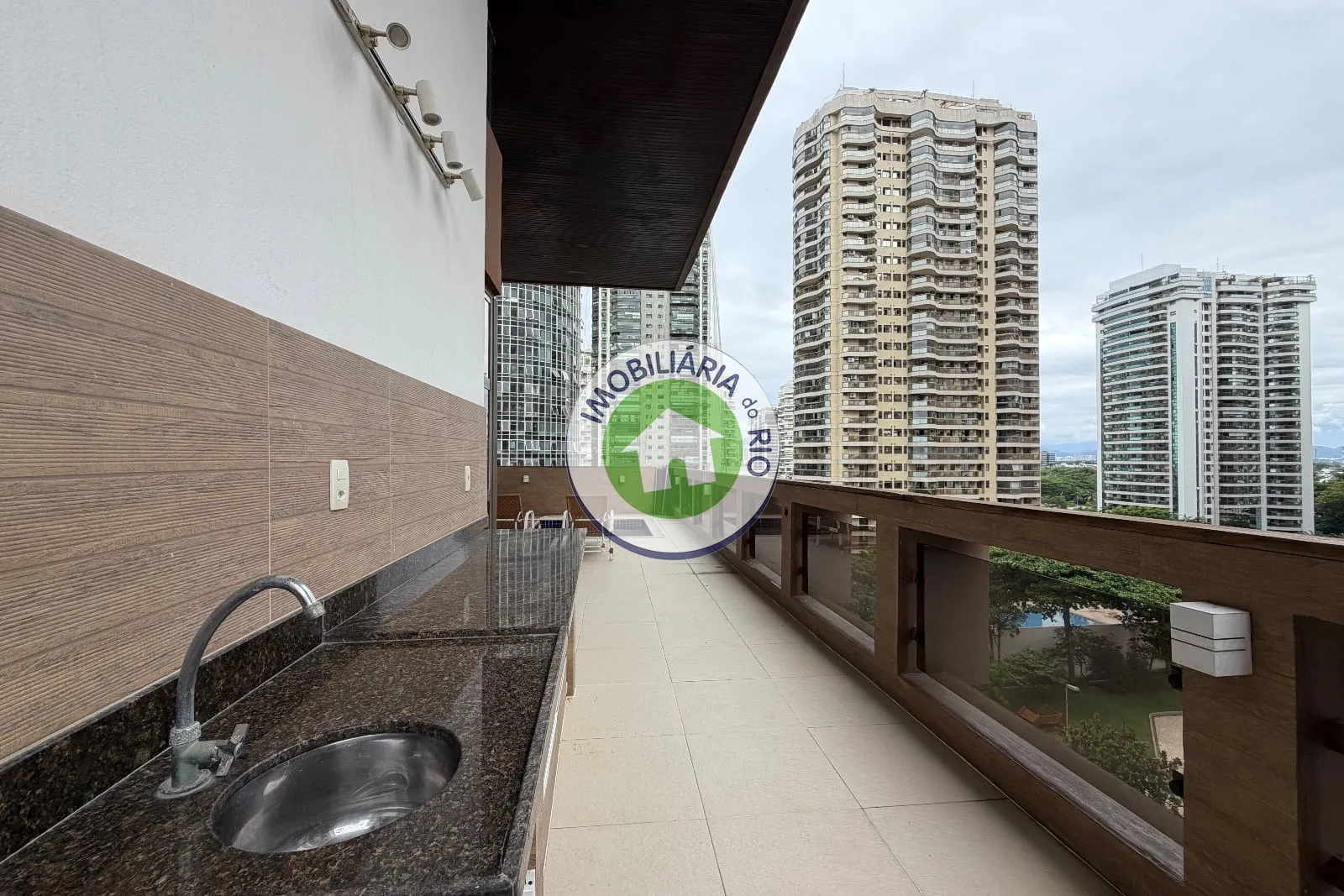 Apartamento sem mobília com 4 quartos e 5 banheiros — photo 8