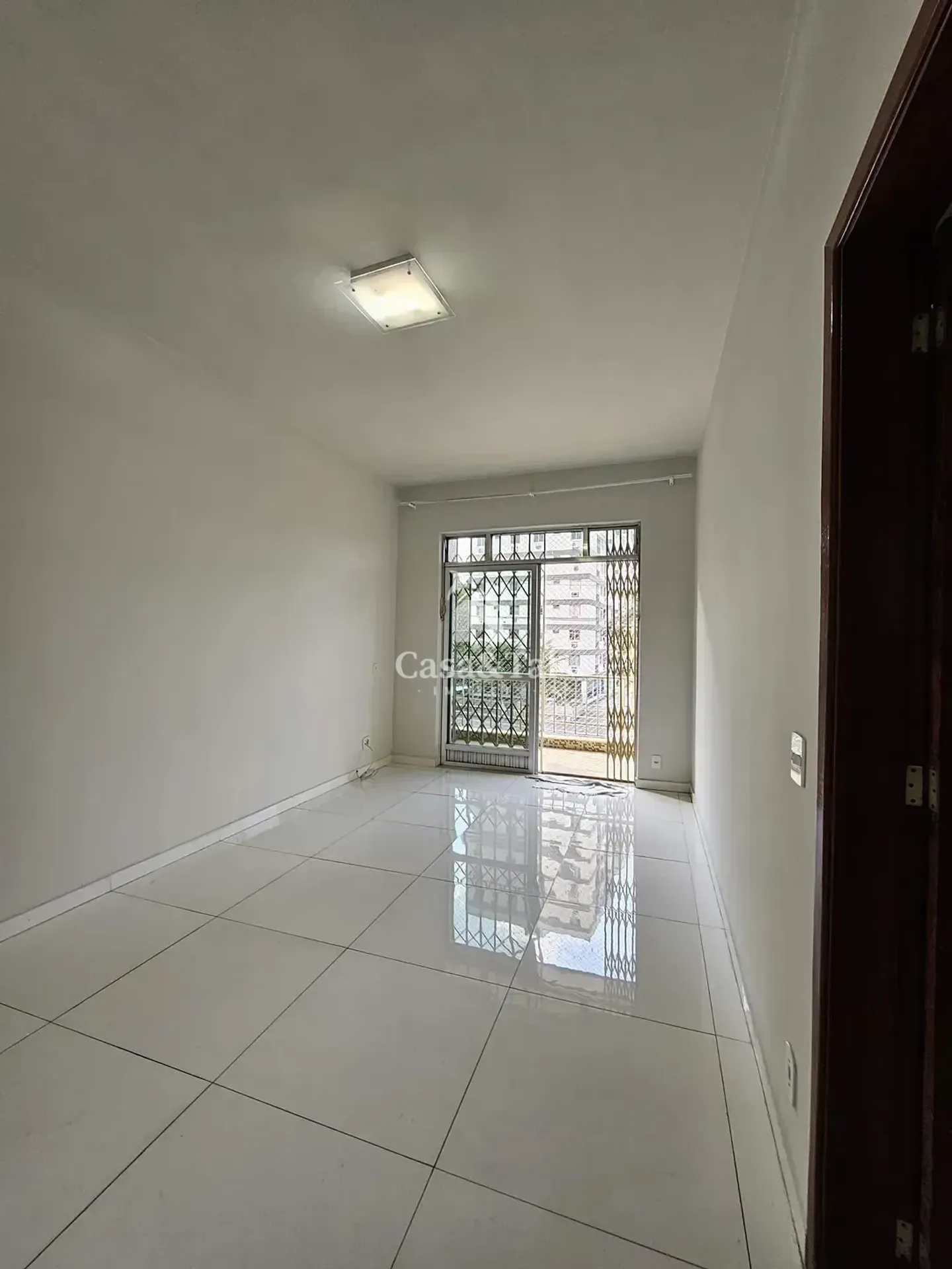 Unfurnished apartment with air conditioning and 3 bedrooms — photo 11