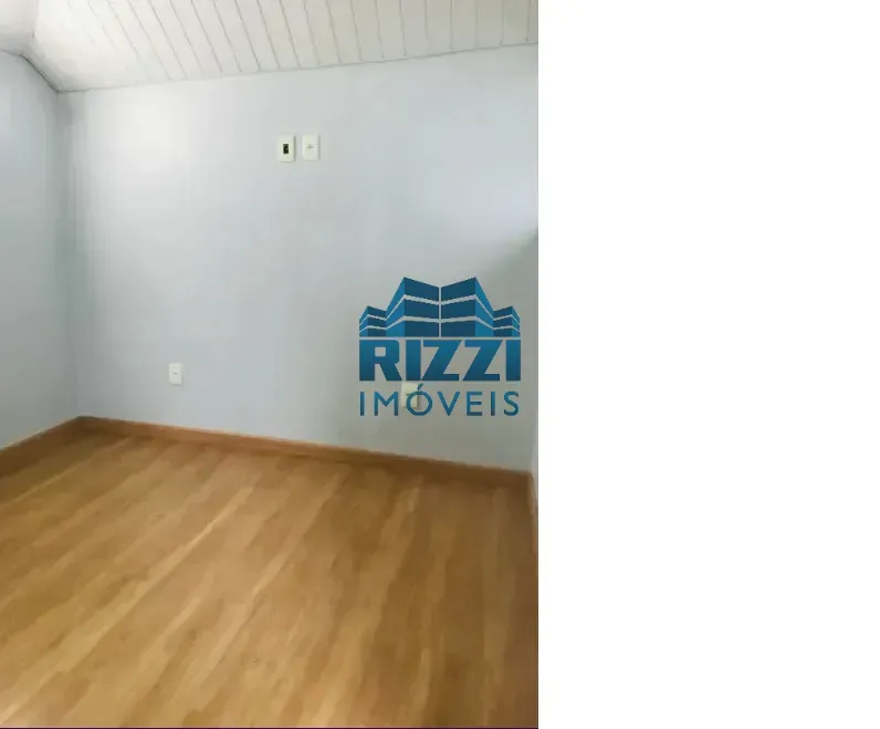 House with 4 bedrooms and a balcony with a built-in grill — photo 4
