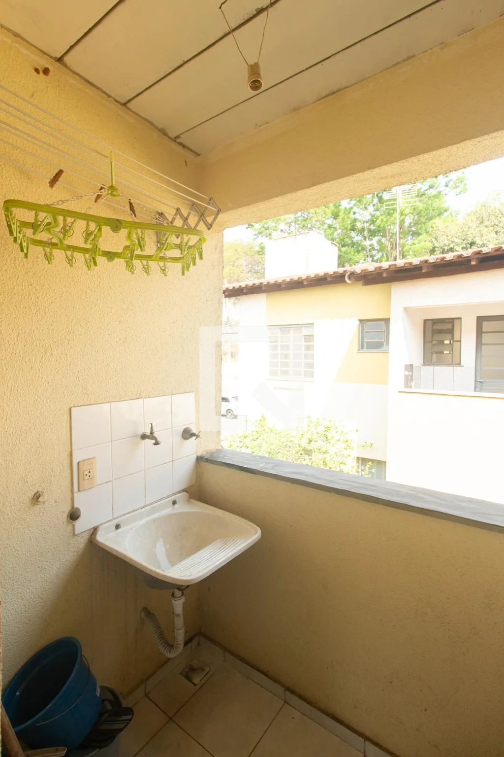 2-bedroom apartment with 1 bathroom and parking — photo 12