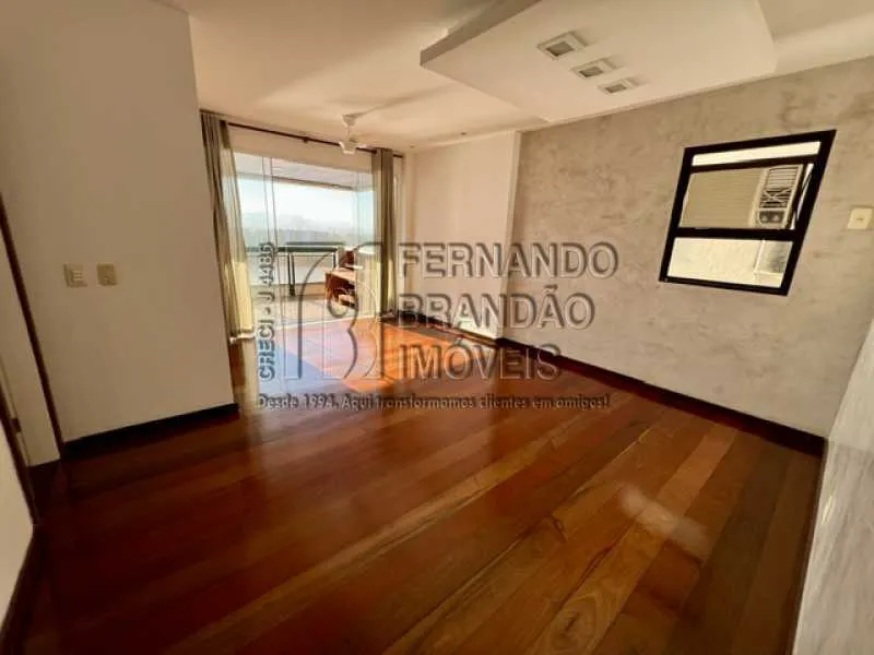 3-bedroom apartment with balcony grill and fitted details — photo 12