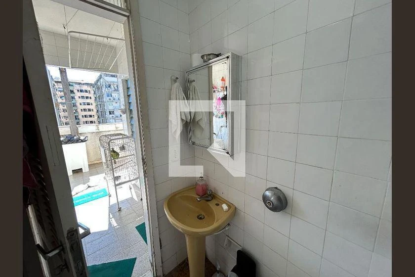 Квартира 400 м² з 4 спальнями та зоною для прання — photo 49