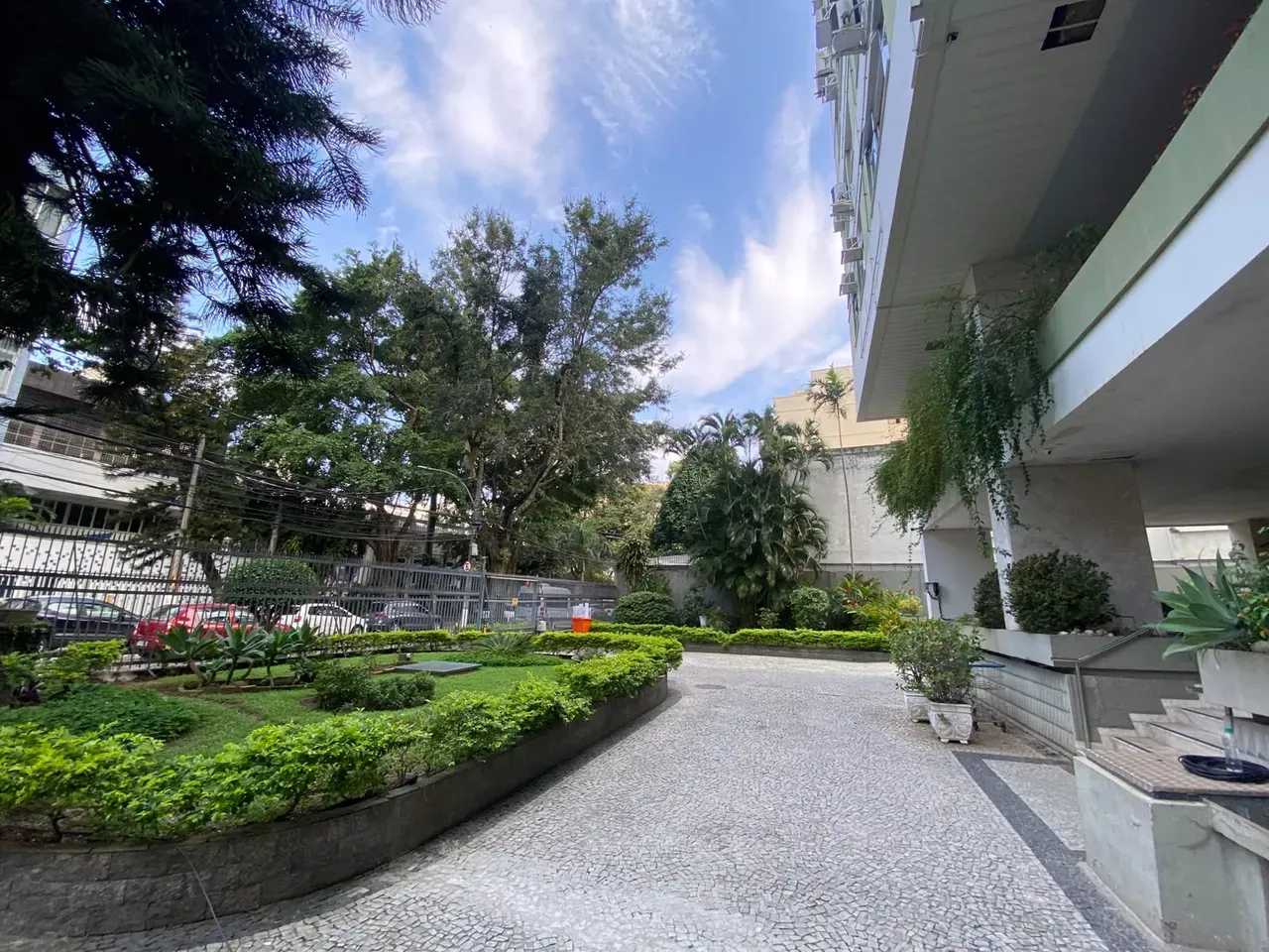 2-bedroom apartment with a mountain view in Rio de Janeiro — photo 10