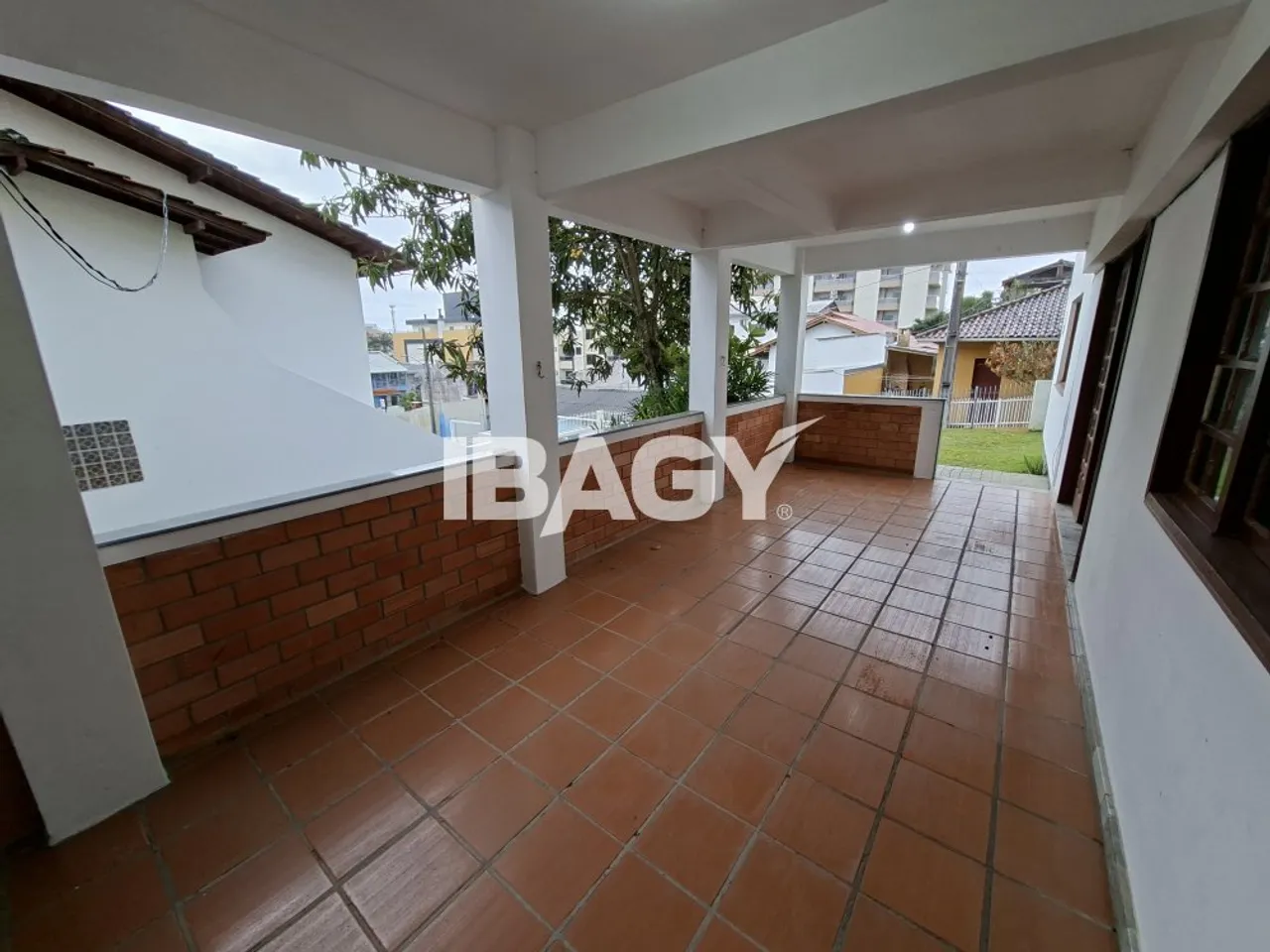 Washing machine in a 5-bedroom house, 372 m² — photo 13