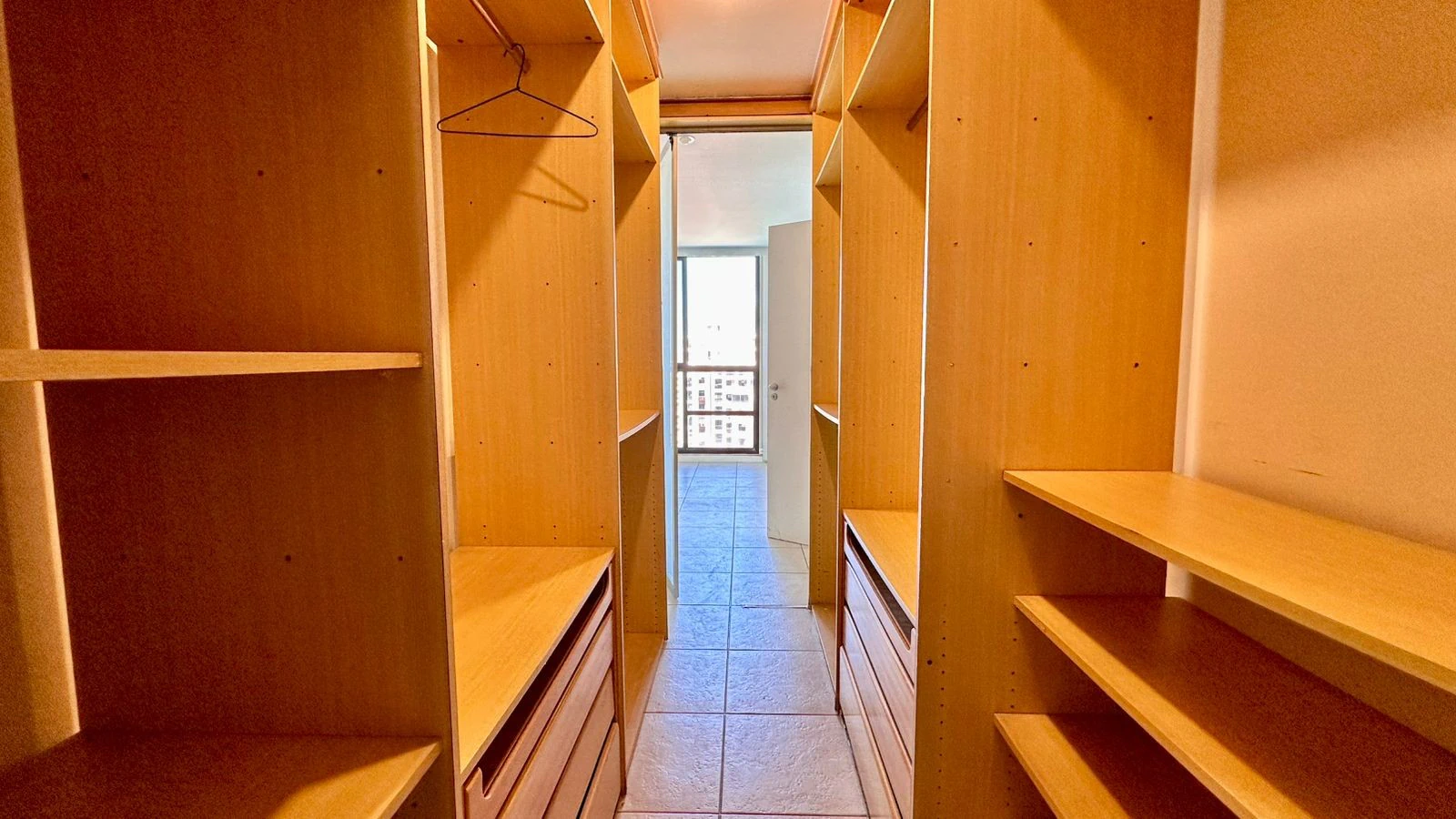 200 m² duplex penthouse on the 20th floor with 3 suites — photo 27