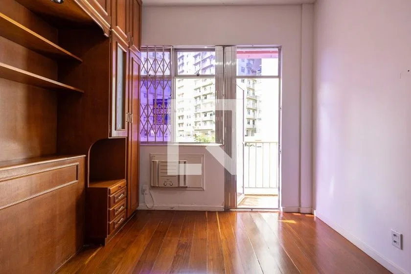Apartment, 77 m², with wood or laminate floors — photo 20