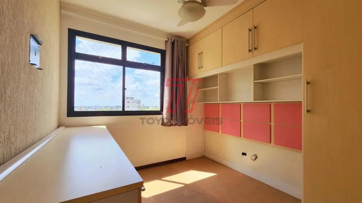 3-bedroom apartment with a bathtub in Curitiba — photo 26
