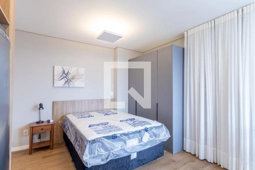 Furnished 1-bedroom apartment with 24 m² and floor-to-ceiling windows — photo 12